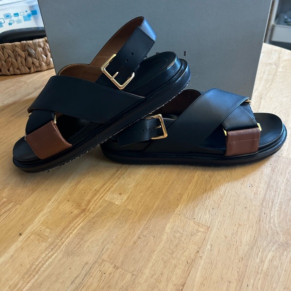 Marni Fussbelt Sandals - Picture 9 of 14